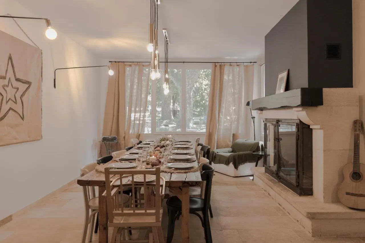 Mas Neuf De Romanin : Mas Provencal Familial Saint-Remy-de-Provence 0*,