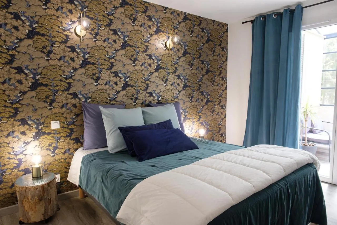 Mas Neuf De Romanin : Mas Provencal Familial Saint-Remy-de-Provence 0*,  France