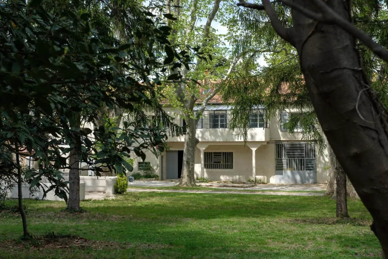 Apartment Mas Neuf De Romanin : Mas Provencal Familial Saint-Remy-de-Provence