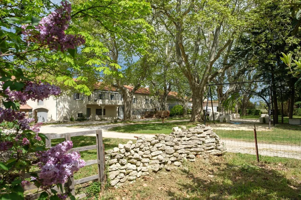 Mas Neuf De Romanin : Mas Provencal Familial Saint-Remy-de-Provence France