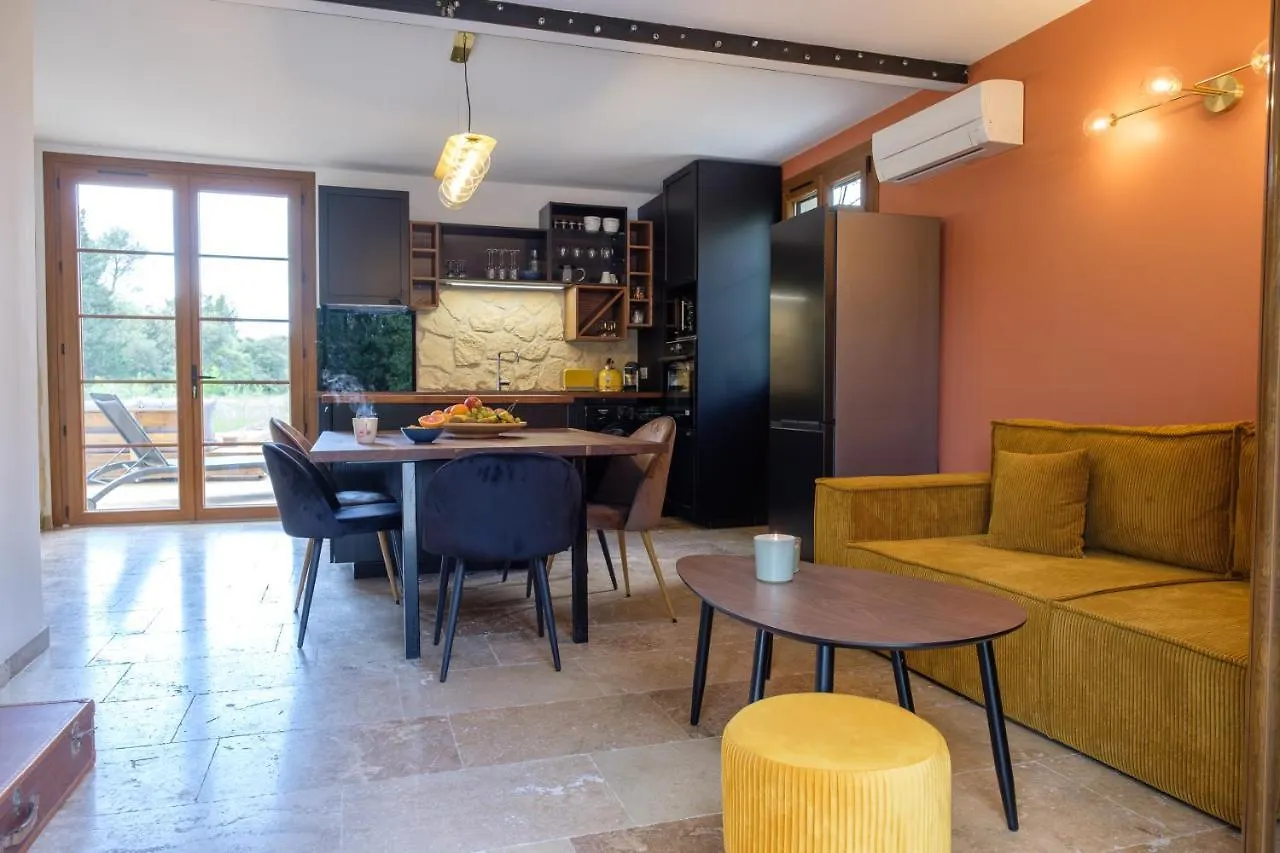 Apartment Mas Neuf De Romanin : Mas Provencal Familial Saint-Remy-de-Provence