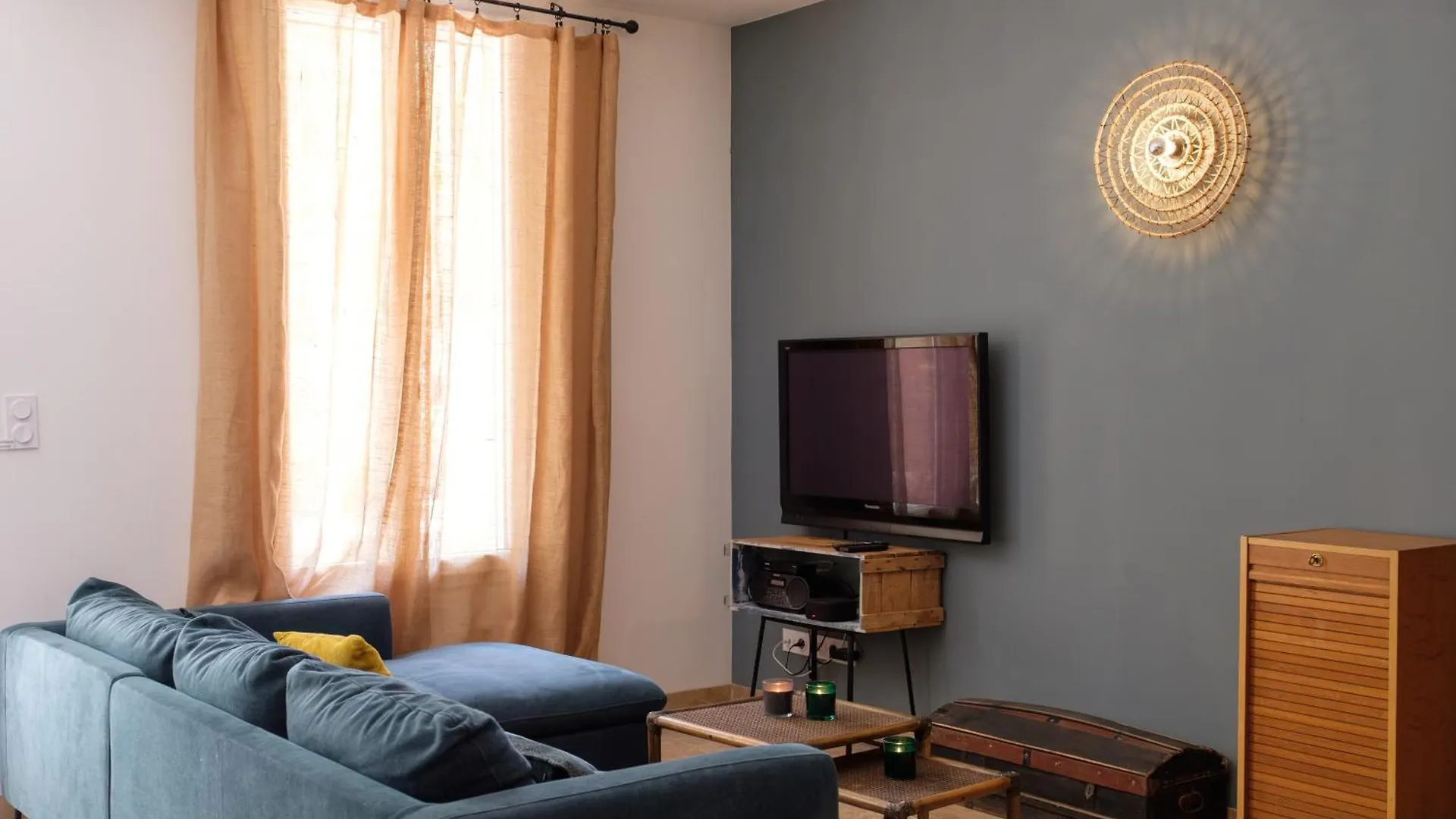 Apartment Mas Neuf De Romanin : Mas Provencal Familial Saint-Remy-de-Provence