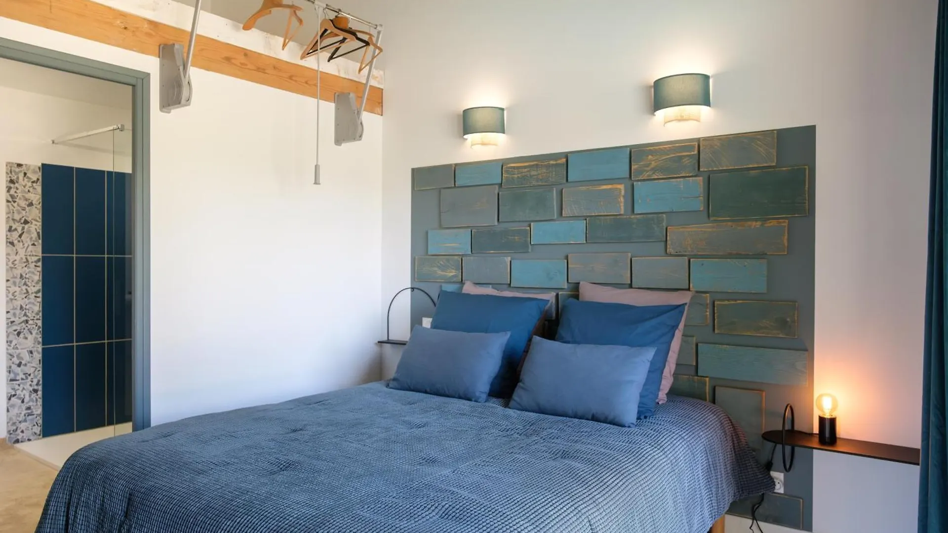 Mas Neuf De Romanin : Mas Provencal Familial Saint-Remy-de-Provence Apartment