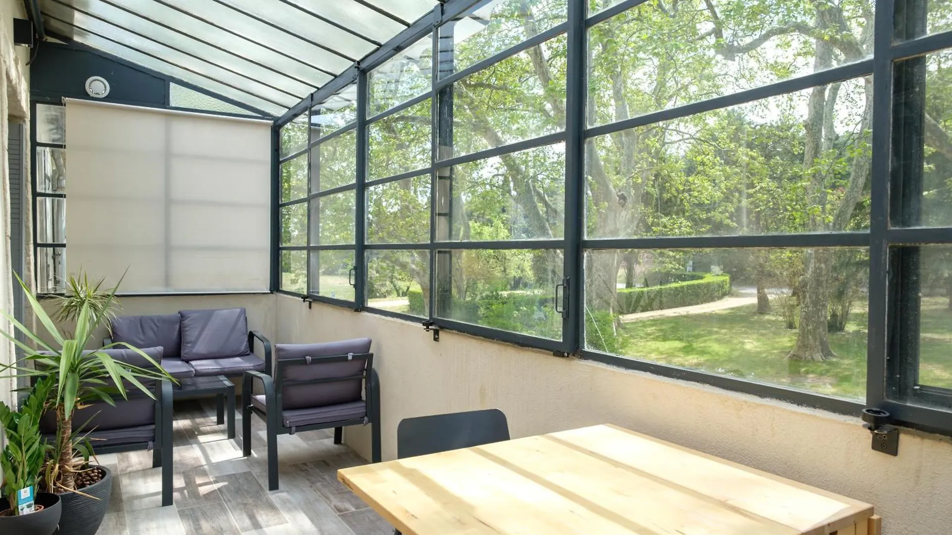 Mas Neuf De Romanin : Mas Provencal Familial Saint-Remy-de-Provence 0*,  France