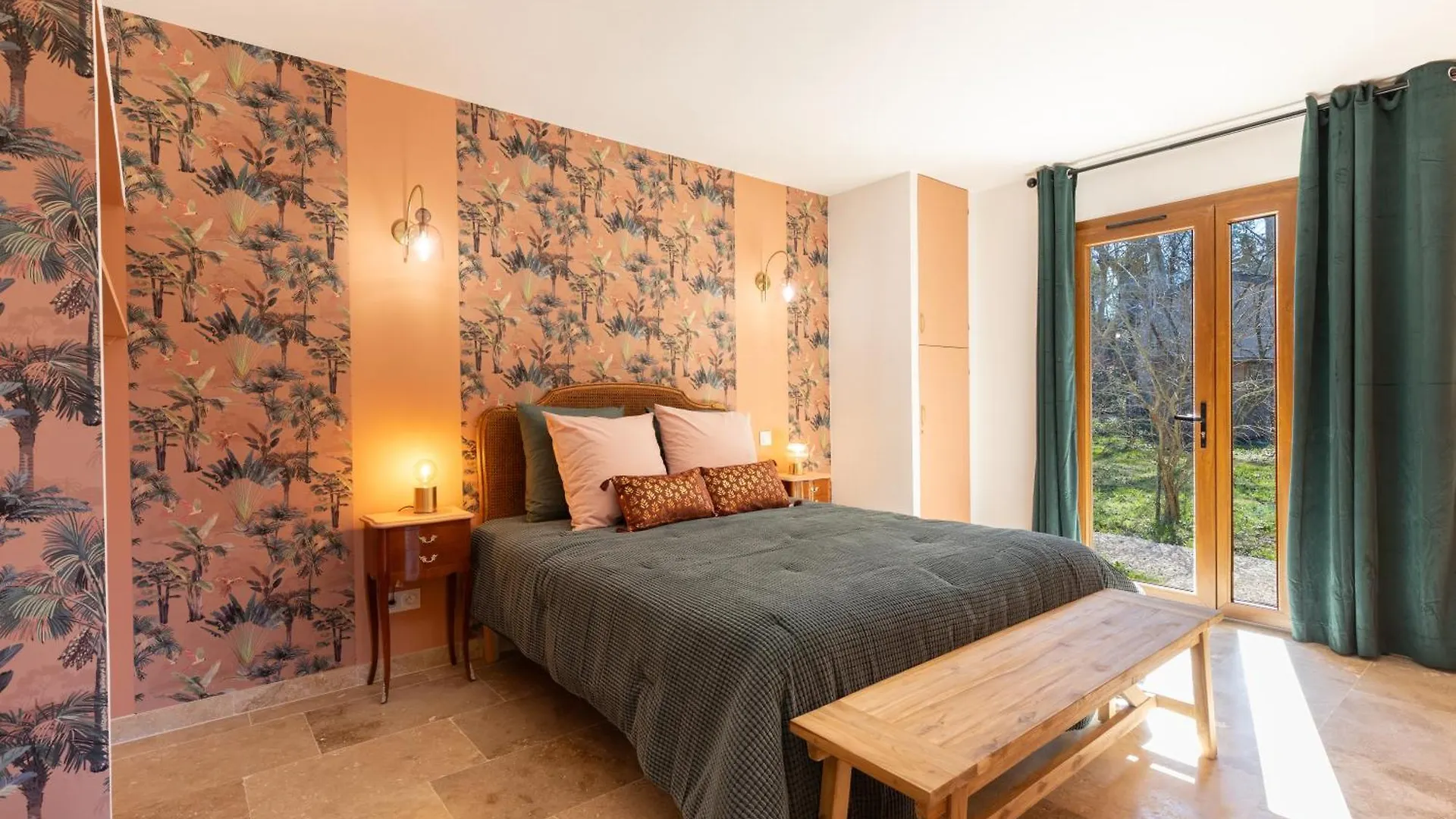 Mas Neuf De Romanin : Mas Provencal Familial Saint-Remy-de-Provence 0*,  France