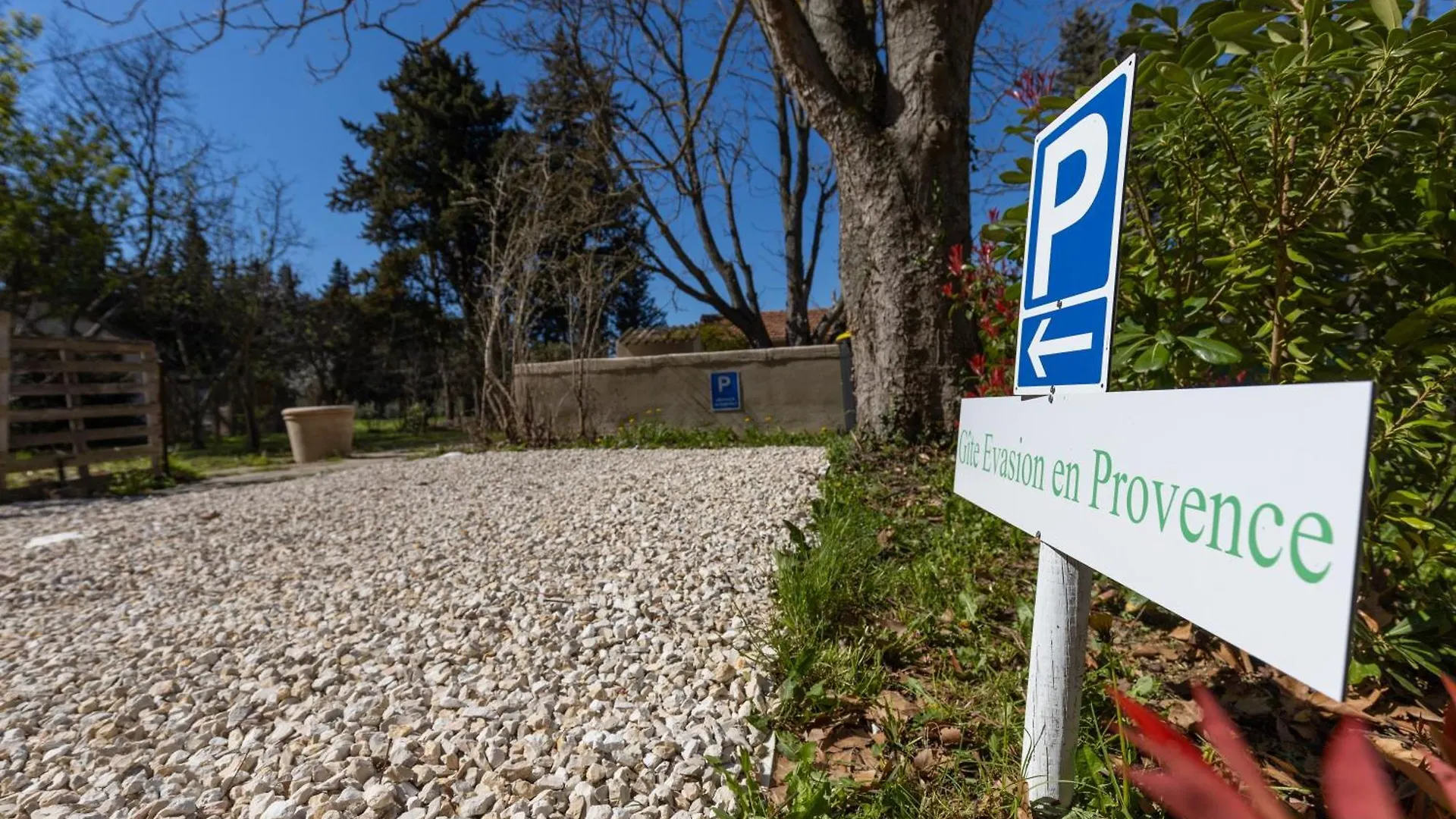 Mas Neuf De Romanin : Mas Provencal Familial Saint-Remy-de-Provence 0*,